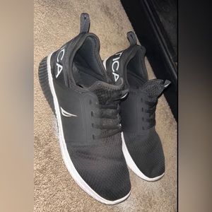 Nautica Men’s Sneakers black and while used 3-4 times